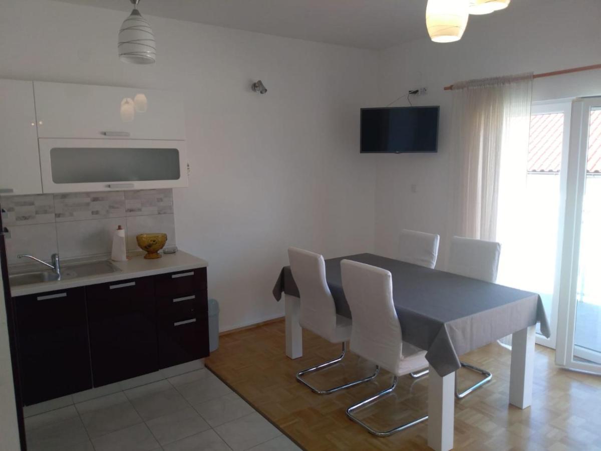 Sea Side App Apartment Vratarusa ภายนอก รูปภาพ